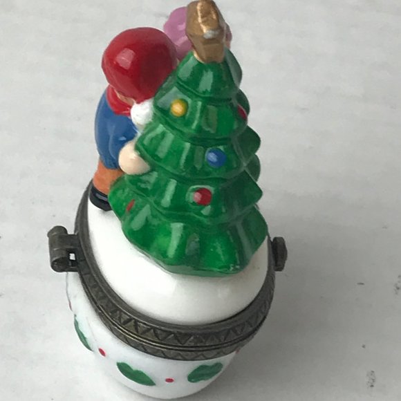 VINTAGE Porcelain Hinged Lid Trinket Box - Christmas Holiday Tree w/Children 3" - Picture 4 of 14